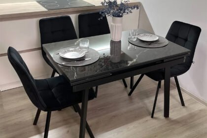 стіл кухонний